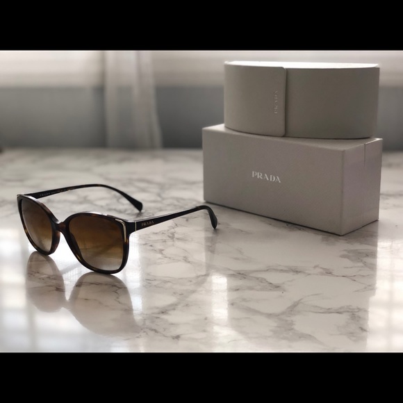 ♦️SOLD♦️Prada PR 01OS Sunglasses - Picture 3 of 7